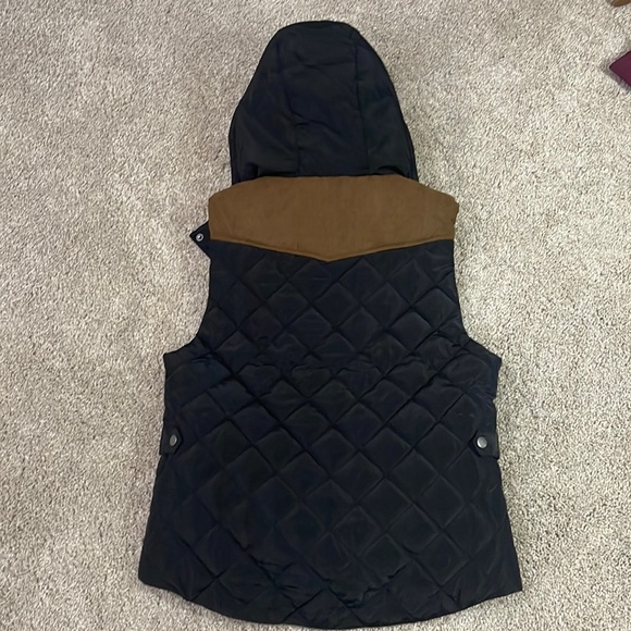 Cute Vest - Picture 4 of 4